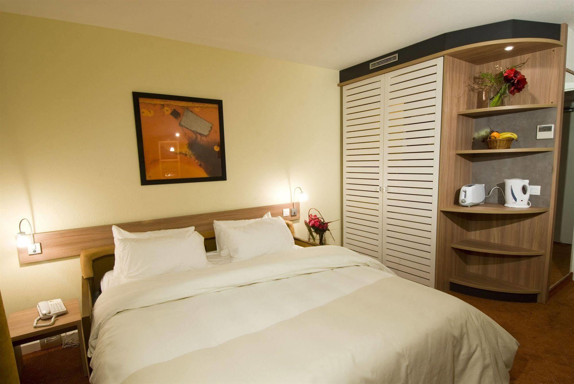 Canal Suites Pantin Esterno foto